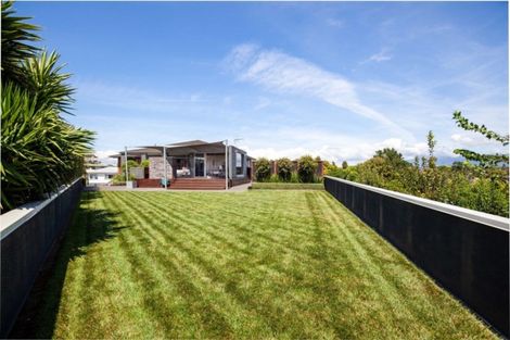 Photo of property in 12 Margaret Place, Merrilands, New Plymouth, 4312