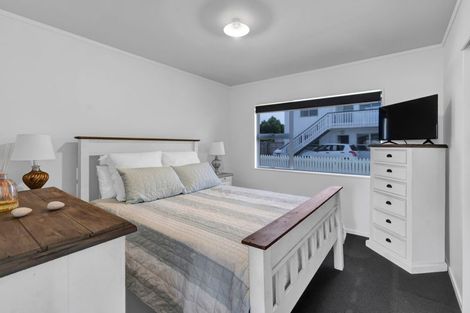 Photo of property in 2/353 Saint Aubyn, Moturoa, New Plymouth, 4310