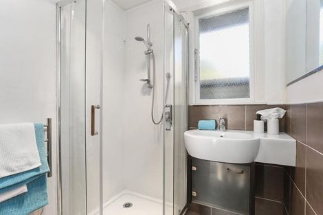 Photo of property in 50 Beaubank Road, Kelston, Auckland, 0602