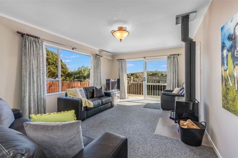 Photo of property in 6b Yarrow Place, Papakowhai, Porirua, 5024