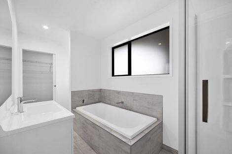 Photo of property in 120 Seaview Road, Westown, New Plymouth, 4310