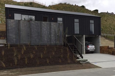 Photo of property in 2 Patton Place, Arrowtown, 9302