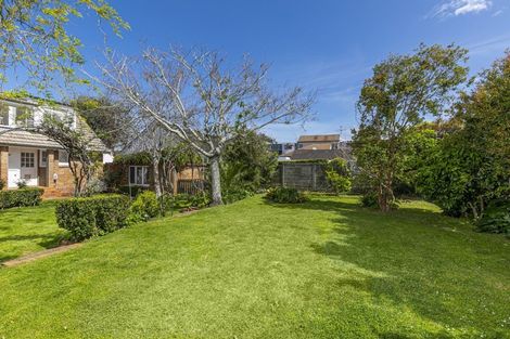 Photo of property in 8 Frieston Road, Milford, Auckland, 0620