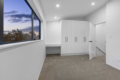 Photo of property in 21d Neal Avenue, Glenfield, Auckland, 0629