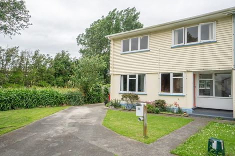 Photo of property in 10 Renfrew Place, Highbury, Palmerston North, 4412