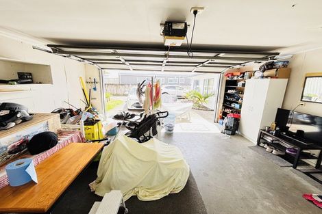 Photo of property in 23a Grove Road, Papakura, 2110