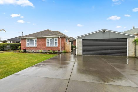 Photo of property in 12 Newport Street, Avondale, Christchurch, 8061