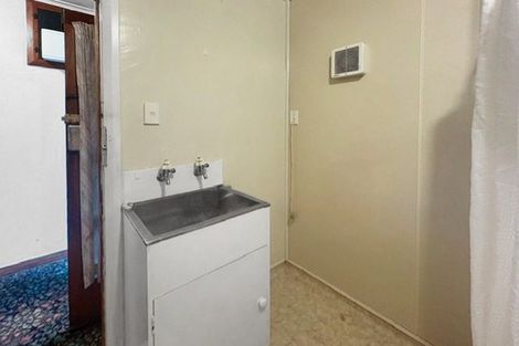 Photo of property in 1 Ravensworth Place, Foxton, 4814