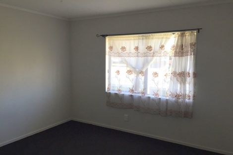Photo of property in 84 Maplesden Drive, Clendon Park, Auckland, 2103
