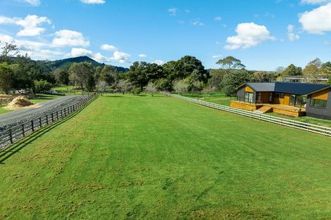 Photo of property in 6 Bonnie Doon Place, Kauri, 0185