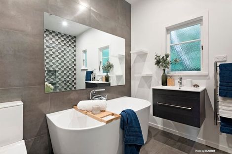 Photo of property in 54 Moana Road, Kelburn, Wellington, 6012