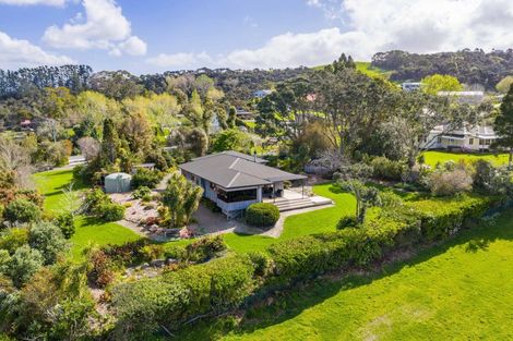 Photo of property in 58 Old Waipu Road, Mangawhai, 0505