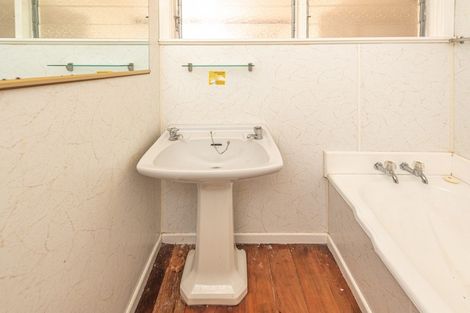 Photo of property in 69 Bedford Avenue, Gonville, Whanganui, 4501