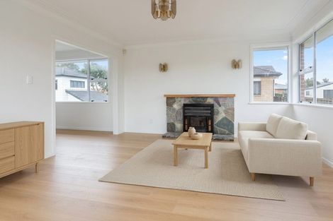 Photo of property in 5 Mcleod Road, Henderson, Auckland, 0612