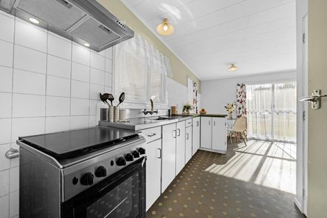 Photo of property in 9 Chibnall Place, Conifer Grove, Takanini, 2112