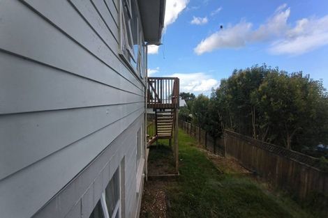 Photo of property in 327 Wairau Road, Totara Vale, Auckland, 0627