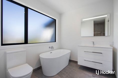 Photo of property in 1/40 Waiparaheka Drive, Wainui, 0932