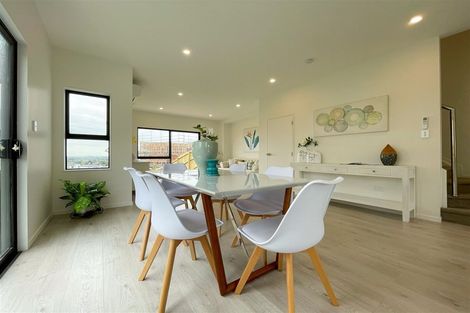 Photo of property in 25b Crestview Rise, Papakura, 2110