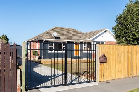 Photo of property in 19 Vivian Street, Burwood, Christchurch, 8083