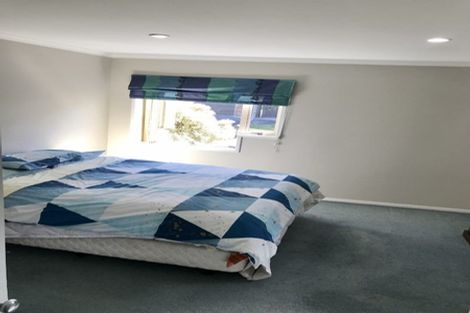 Photo of property in 52 Dress Circle, Newlands, Wellington, 6037