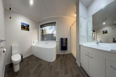 Photo of property in 729 Makerua Road, Tokomaru, Palmerston North, 4474