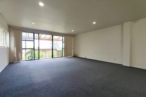 Photo of property in 631a Glenfield Road, Totara Vale, Auckland, 0629