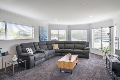 Photo of property in 4 The Avenue, Paraparaumu Beach, Paraparaumu, 5032