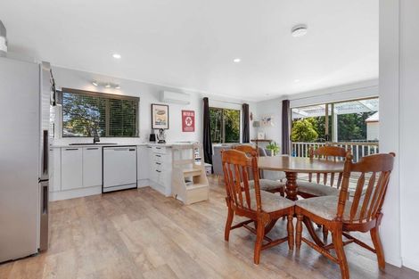 Photo of property in 2/137 Awaroa Road, Helensville, 0800