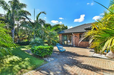 Photo of property in 23 Glenross Drive, Wattle Downs, Auckland, 2103