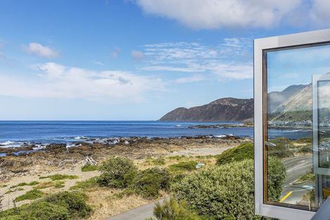 Photo of property in 441 The Esplanade, Island Bay, Wellington, 6023