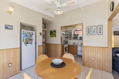 Photo of property in 14 Matipo Street, Eastbourne, Lower Hutt, 5013