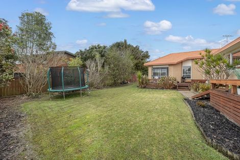 Photo of property in 6 Hanly Close, West Harbour, Auckland, 0618