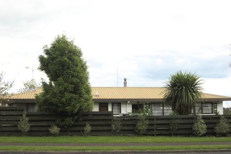 Photo of property in 32 Victory Street, Welcome Bay, Tauranga, 3112