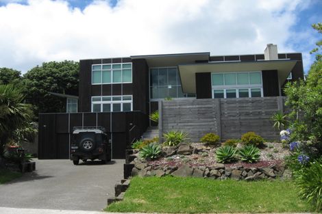 Photo of property in 76 Waitea Road, Muriwai, Waimauku, 0881