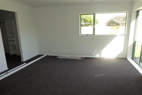 Photo of property in 14 Hagen Close, Golflands, Auckland, 2013