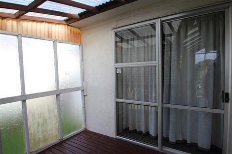 Photo of property in 8a Cadman Avenue, Waterview, Auckland, 1026