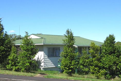 Photo of property in 16 Oreil Avenue, West Harbour, Auckland, 0618