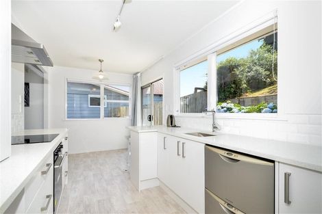 Photo of property in 70 Chilcott Road, Henderson, Auckland, 0612
