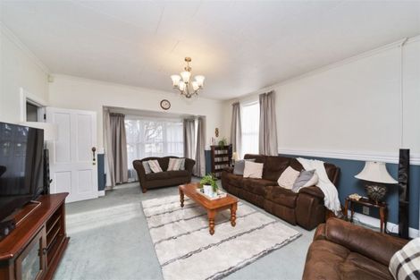 Photo of property in 1 Hunter Street, Hawera, 4610