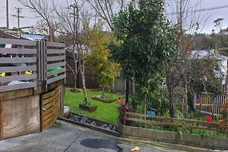 Photo of property in 15a Peach Road, Glenfield, Auckland, 0629