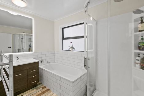 Photo of property in 5b Wesley Avenue, Frankleigh Park, New Plymouth, 4310