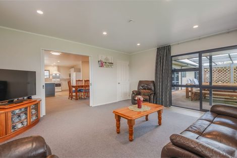 Photo of property in 77 Rhodes Drive, Kelvin Grove, Palmerston North, 4414