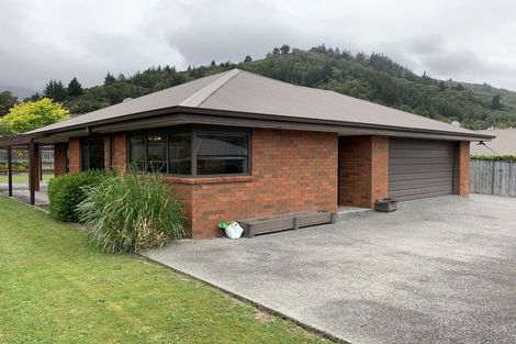 Photo of property in 5 Weka Place, Picton, 7220