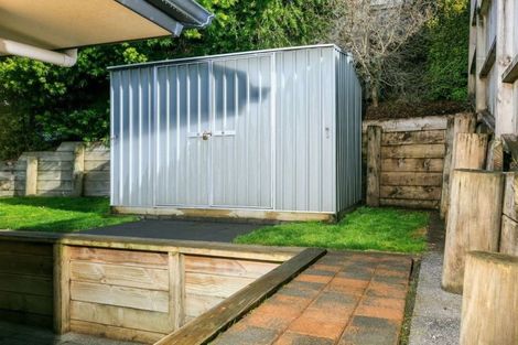 Photo of property in 21 Nottingham Place, Northcross, Auckland, 0630