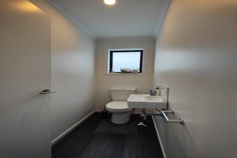 Photo of property in 15a Barclay Street, Newlands, Wellington, 6037