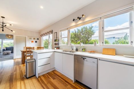 Photo of property in 29 Paekakariki Hill Road, Pauatahanui, Porirua, 5381
