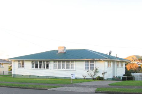 Photo of property in 156-158 Bedford Street, Cannons Creek, Porirua, 5024