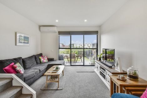 Photo of property in 21 Alliance Lane, Papakura, 2110