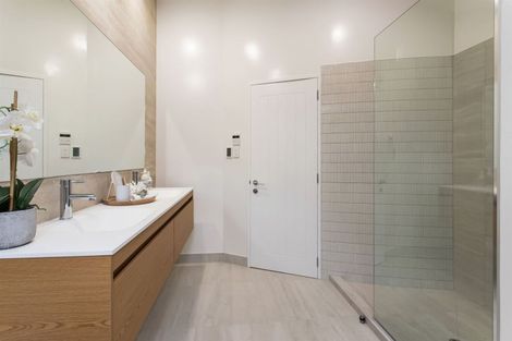 Photo of property in 92 Mccormacks Bay Road, Mount Pleasant, Christchurch, 8081