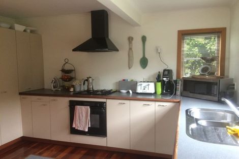 Photo of property in 14 Peter Terrace, Castor Bay, Auckland, 0620